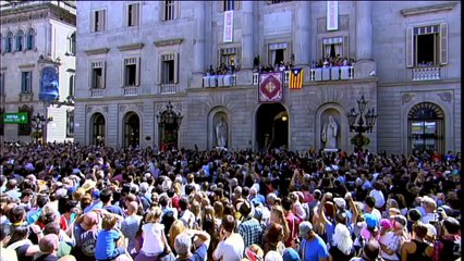 Tensión en el Ayuntamiento de Barcelona por una bandera de España
