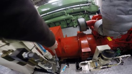 What it's like to start massive Ship Diesel Engine? - Tugboat 5300 horsepower.