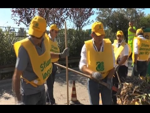 Napoli - Puliamo il Mondo all'aeroporto di Capodichino (23.09.15)