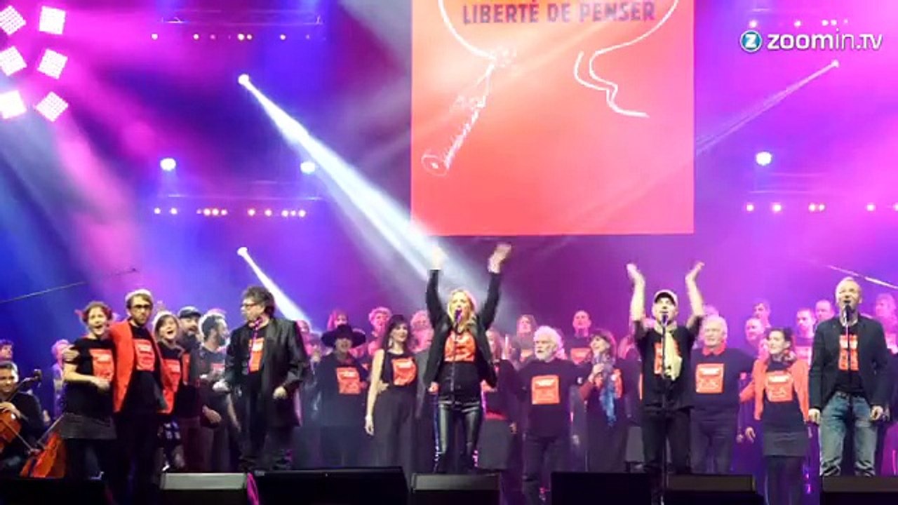 Strasbourg : concert de feu en hommage à Charlie!