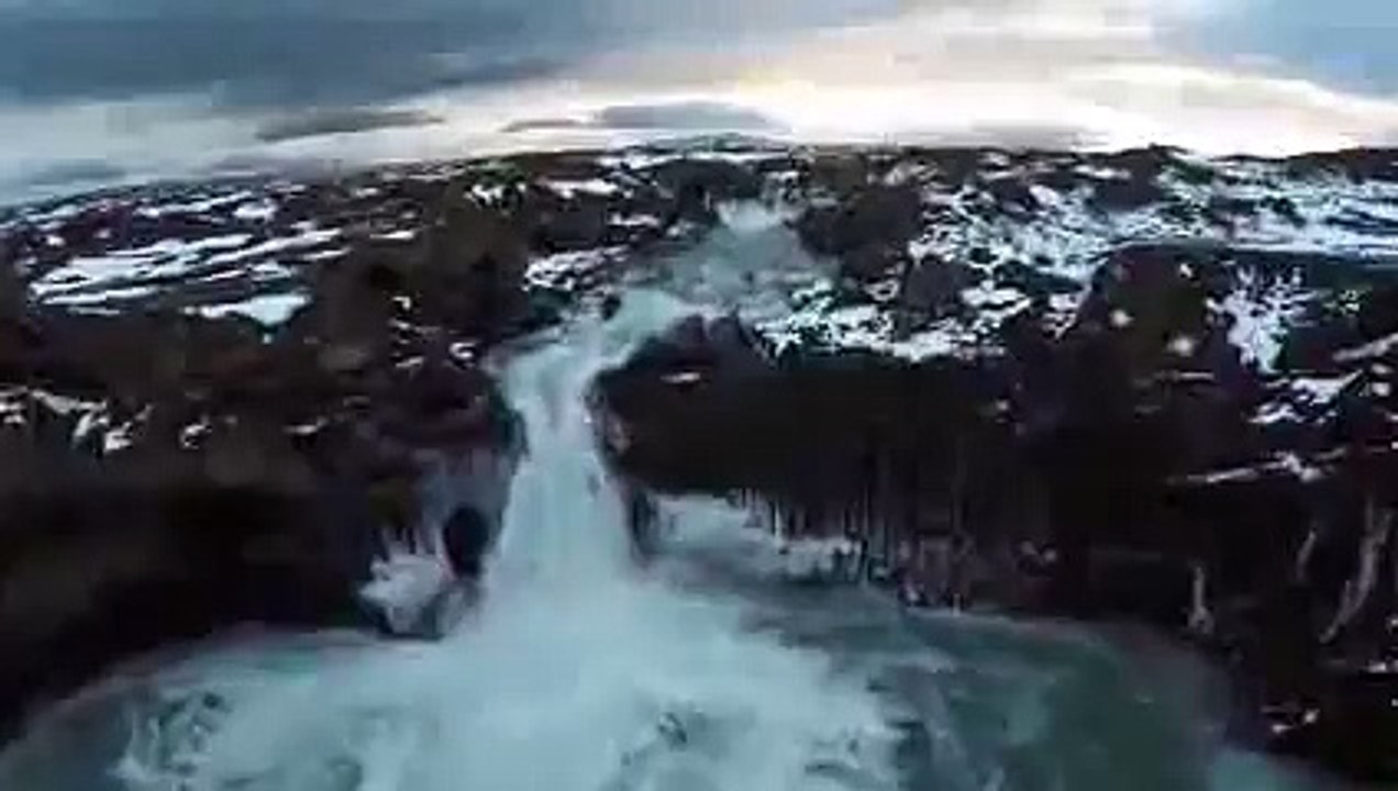 Les magnifiques paysages islandais filmés depuis un drone