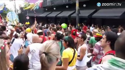 Derniers jours du carnaval, les fêtards envahissent Rio