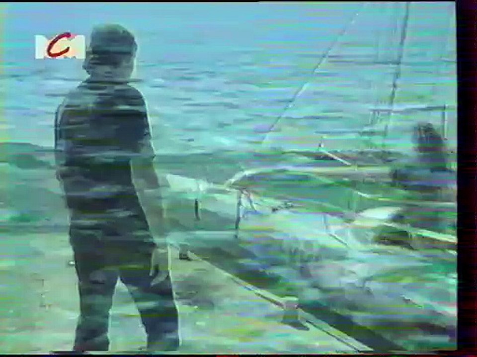 Vidéoclip : Pierre Bachelet et Florence Arthaud chantent en duo sur Flo