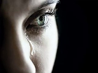 beautiful urdu poetry wo mujh se meri udasion ki waja pochta hai