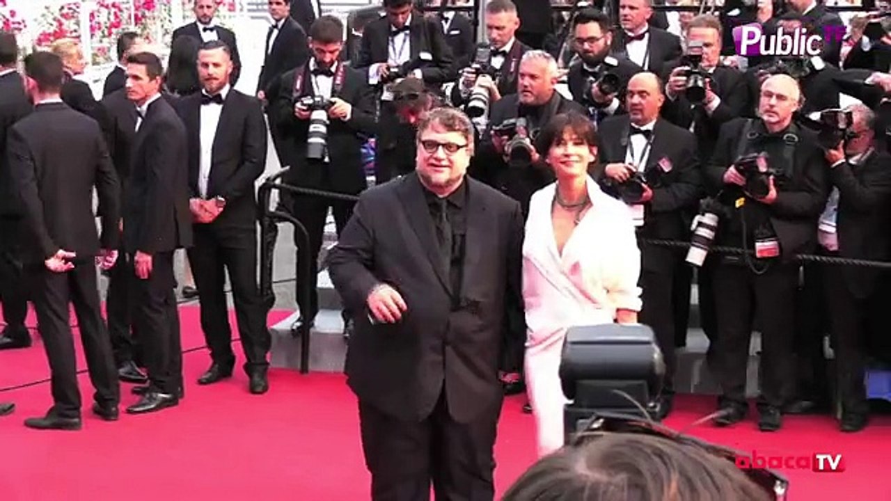 Exclu Vidéo : Cannes 2015 : Sophie Marceau et Guillermo Del Toro, des monstres du cinéma sur le red carpet !