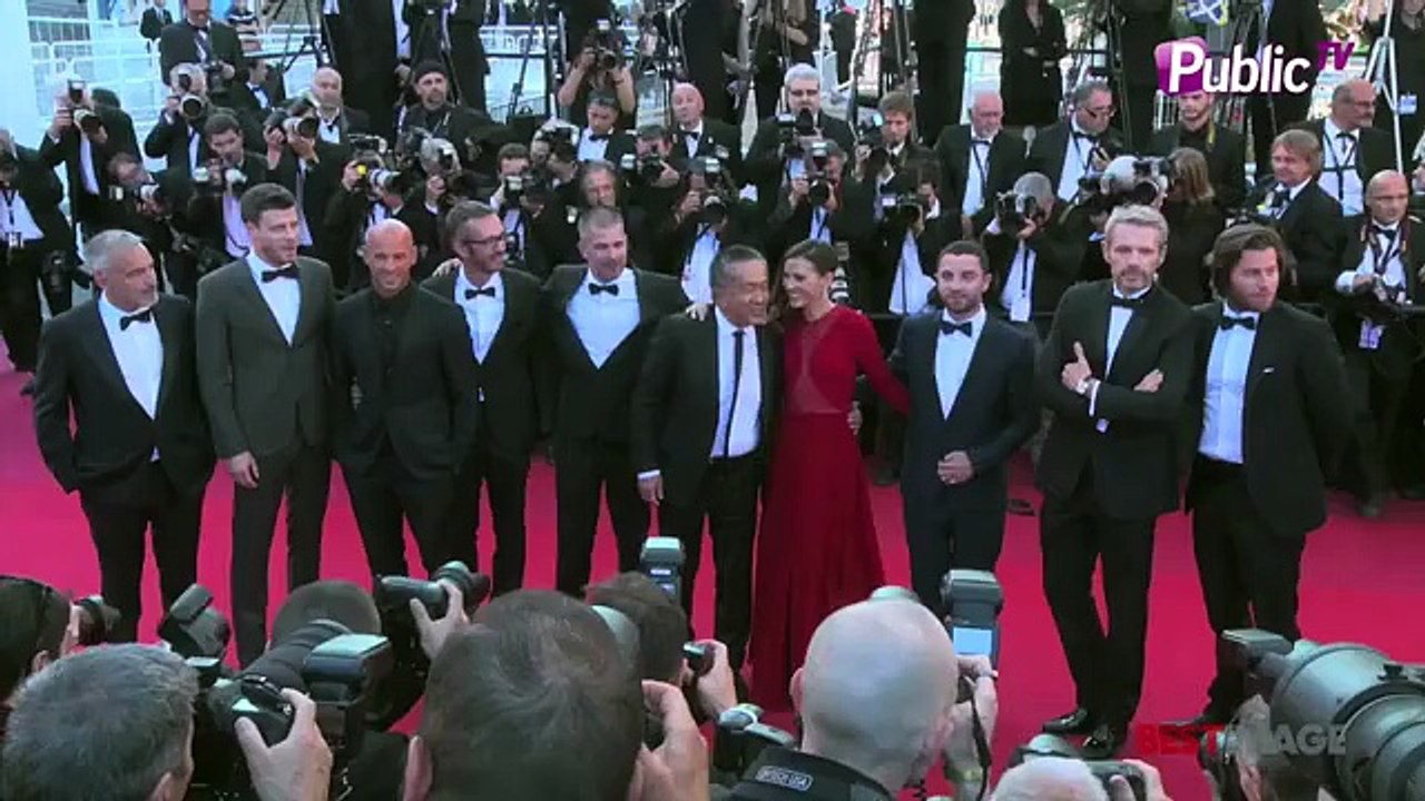 Exclu Vidéo : Cannes 2015 : Ayem, pulpeuse et amoureuse sur les marches de Cannes !