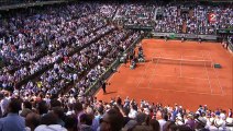Un panneau métallique tombe sur le public de Roland Garros