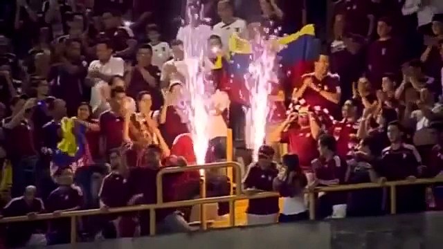 Ces animatrices télé vénézuéliennes se déshabillent pour soutenir leur équipe de football