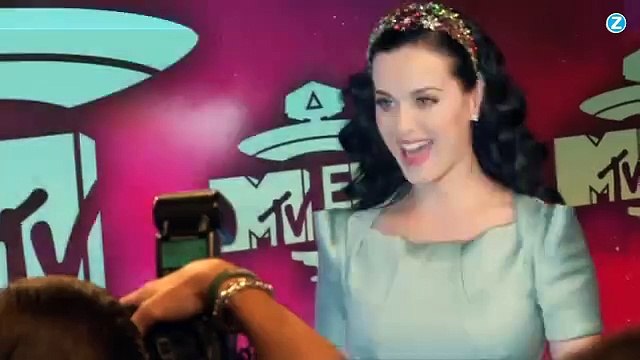 Le corps de rêve de Katy Perry, nue pour Moschino