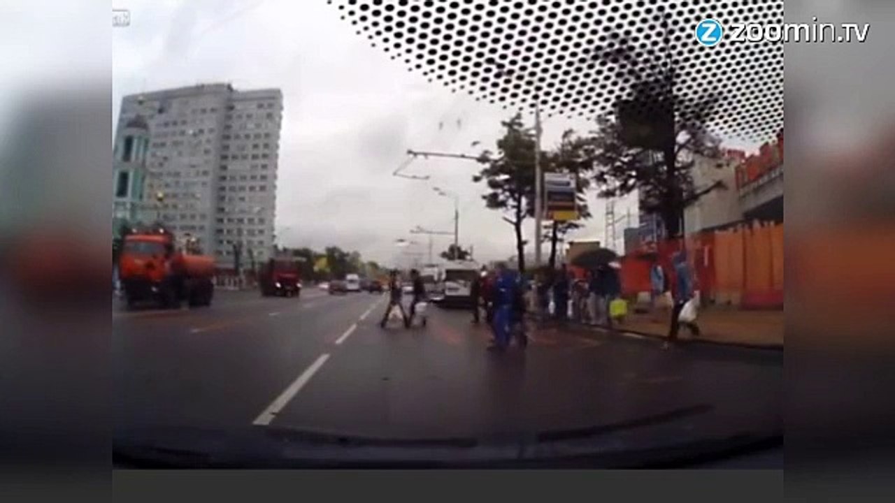 Russie : attention au gros camion !