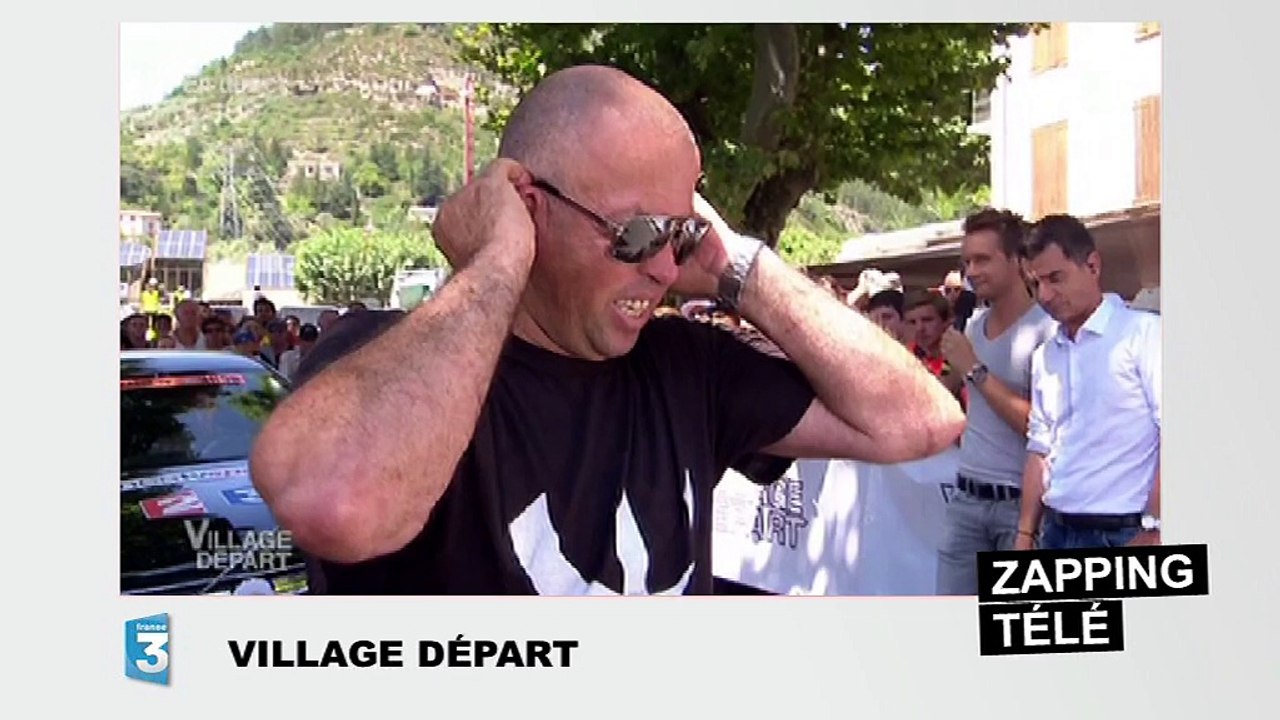 Incroyable, il tire une voiture avec ses oreilles !