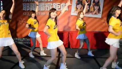 20131224 象young女孩 耶誕獨家鉅獻@信義新天地聖誕樹