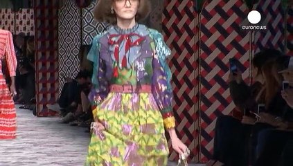 Milano'da moda rüzgarları esti