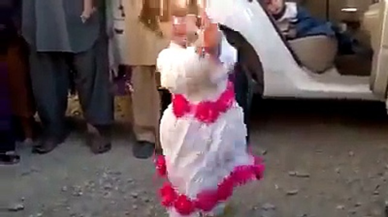 Pakistani Cute Girls Dance with Pashto Music by SunoFm