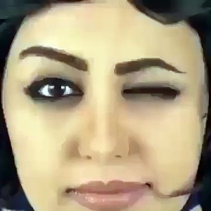 اس لڑکی کی حرکتیں دیکھیں ۔۔۔ کمال ہے یار