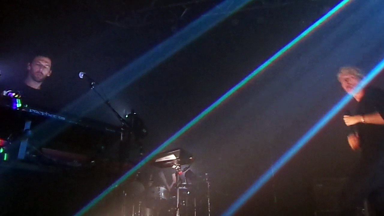 AaRON - We Cut The Night