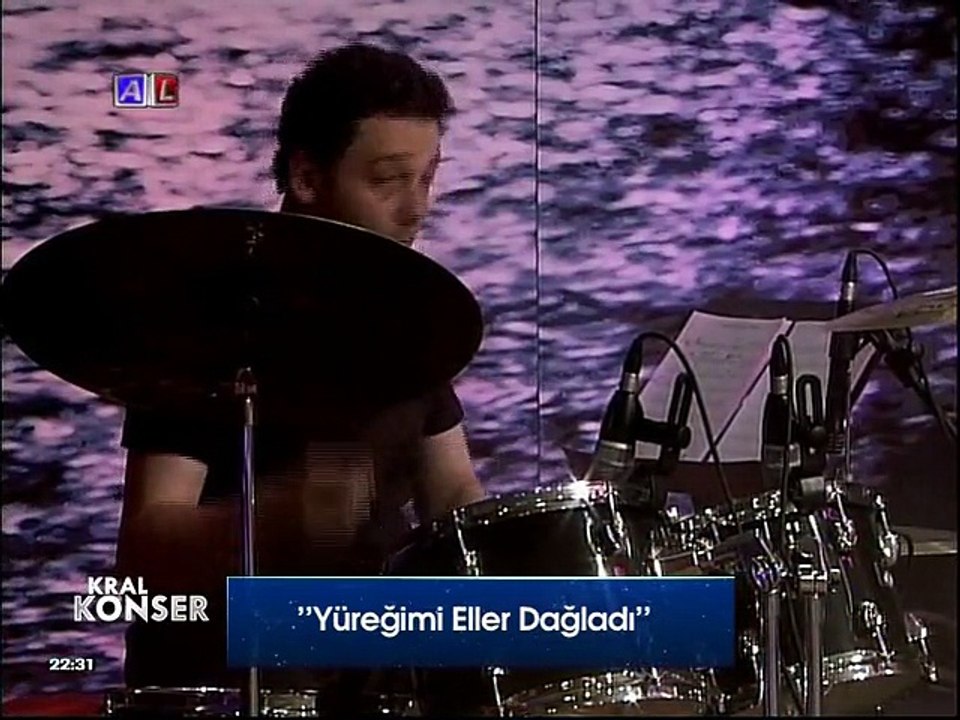 Nilgül - Yüreğimi Eller Dağlandı (Kral Canlı Performans)