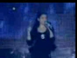 La chute de la chanteause hayfa wahbi