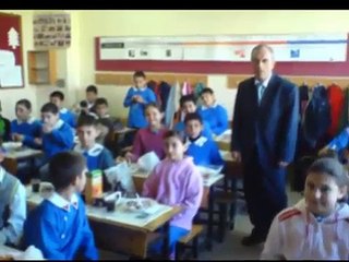 2013 En Yeni Daha Dün Annemizin Kolları OyunOynayruk Com