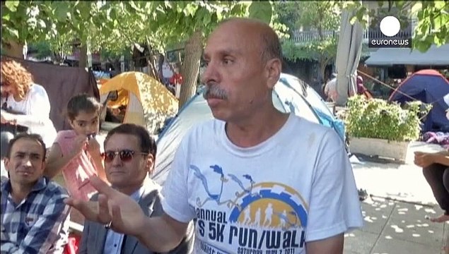 Des centaines de migrants toujours bloqués au centre d'Athènes