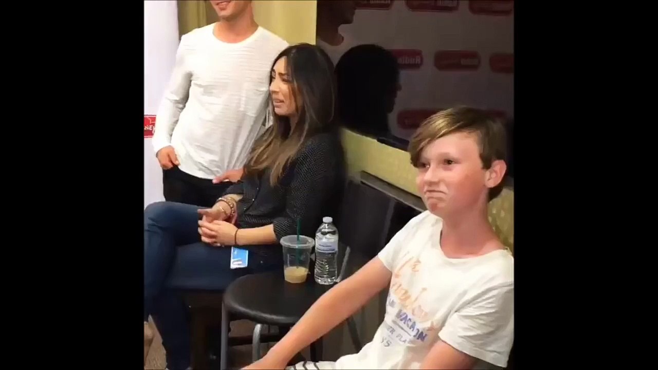 Justin Bieber explains how to solve Rubik's Cube to Tom Simpson at Radio Disney - LA, August 27 2015
