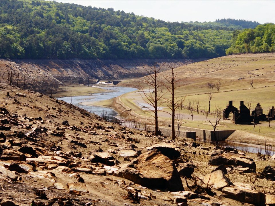 L'assec du lac  de Guerlédan à Mur de Bretagne