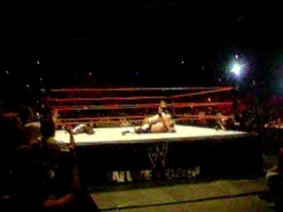 Raw WrestleMania Revenge Tour 07 Paris 8