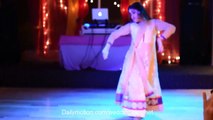 Pakistani sweet girl Wedding Dance on Song A Ja Nach Le Nach le HD