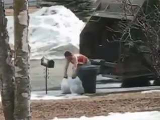 Tải video: So angry dustman destroying the trash can and letters box... Insane