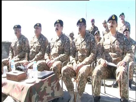 General Raheel Sharif, COAS visited forward locations on LOC and met with soldiers deployed on the front lines