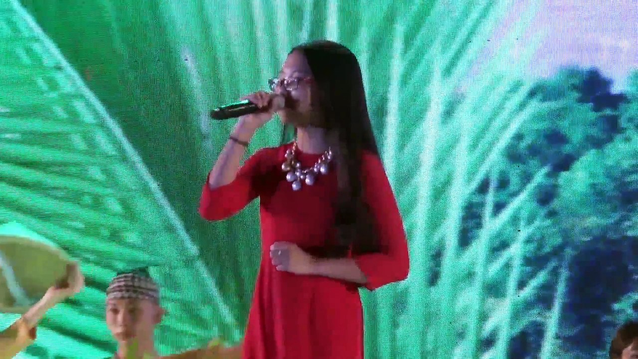 Hành Trình Trên Đất Phù Sa - Phương Mỹ Chi - Đại Nhạc Hội Unilever - 20 Năm Nâng Tầm Cuộc Sống