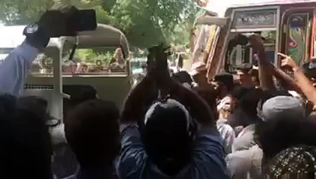 Rangers Arrested 2 Policemen for taking bribe from citizens