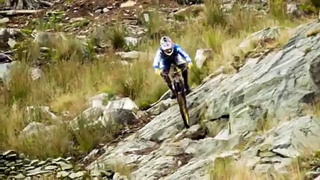 Mountain Biking_#039;s Most Difficult Line- Red Bull Hardline 2015 - vidéo dailymotion