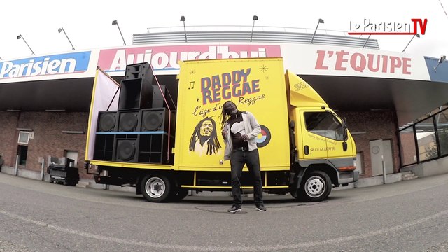 Tiken Jah Fakoly installe son sound system au Parisien