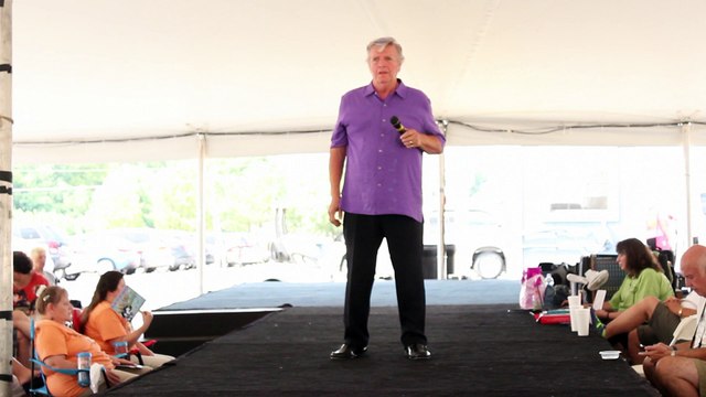 Eric Erickson sings 'The Wonder Of You' Elvis Week 2015