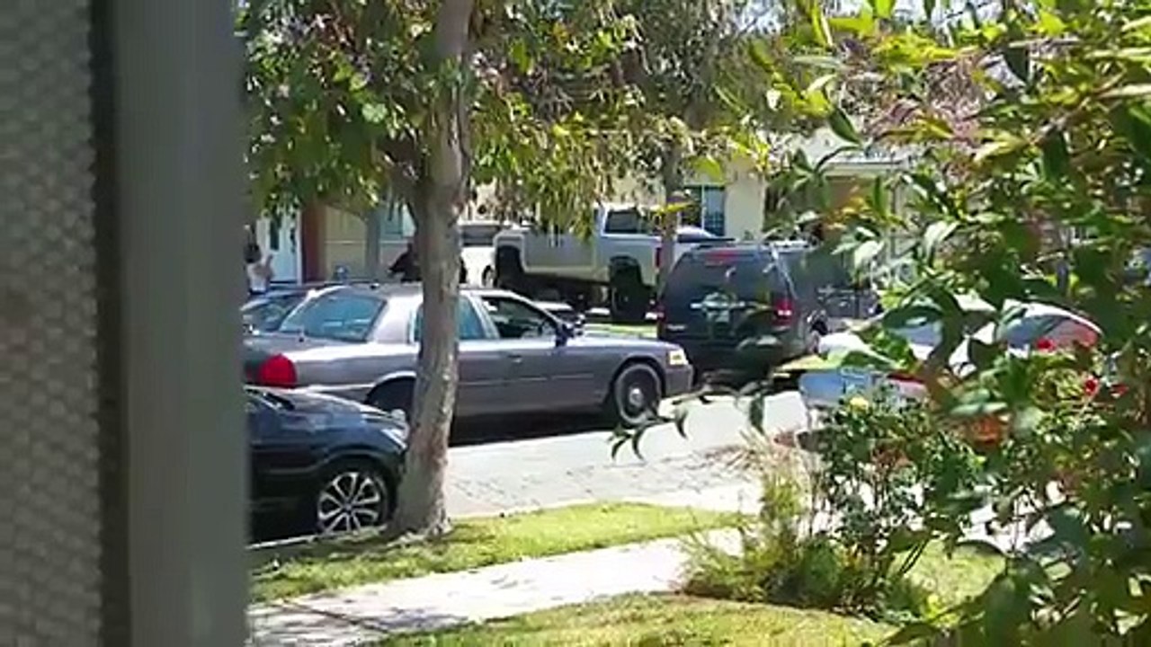 Angry US Marshal Snatches Camera From Woman For Recording & Smashes It - Video Dailymotion [380]