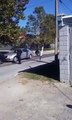 Policiais norte-americanos matam homem negro em cadeira de rodas no meio da rua; veja vídeo