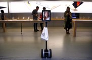 Un robot utilisé pour faire plusieurs jours de queue devant un Apple Store - La Semaine geek