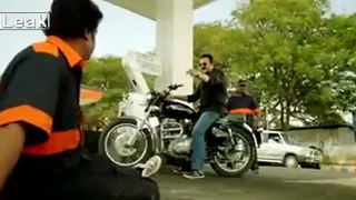 LiveLeak.com - Bollywood Chuck!