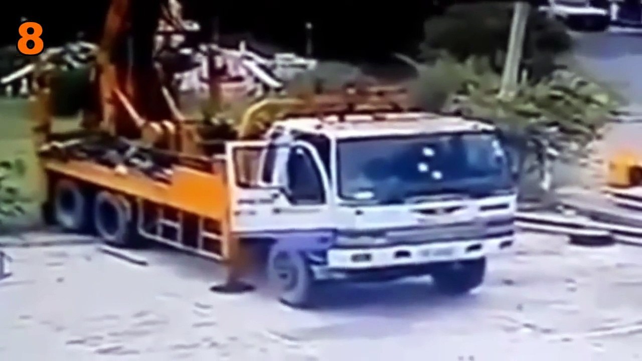 Top 10 Truck Fails Compilation #2