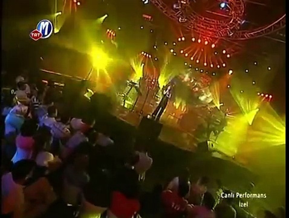 İzel - Git Burdan (Canlı Performans)
