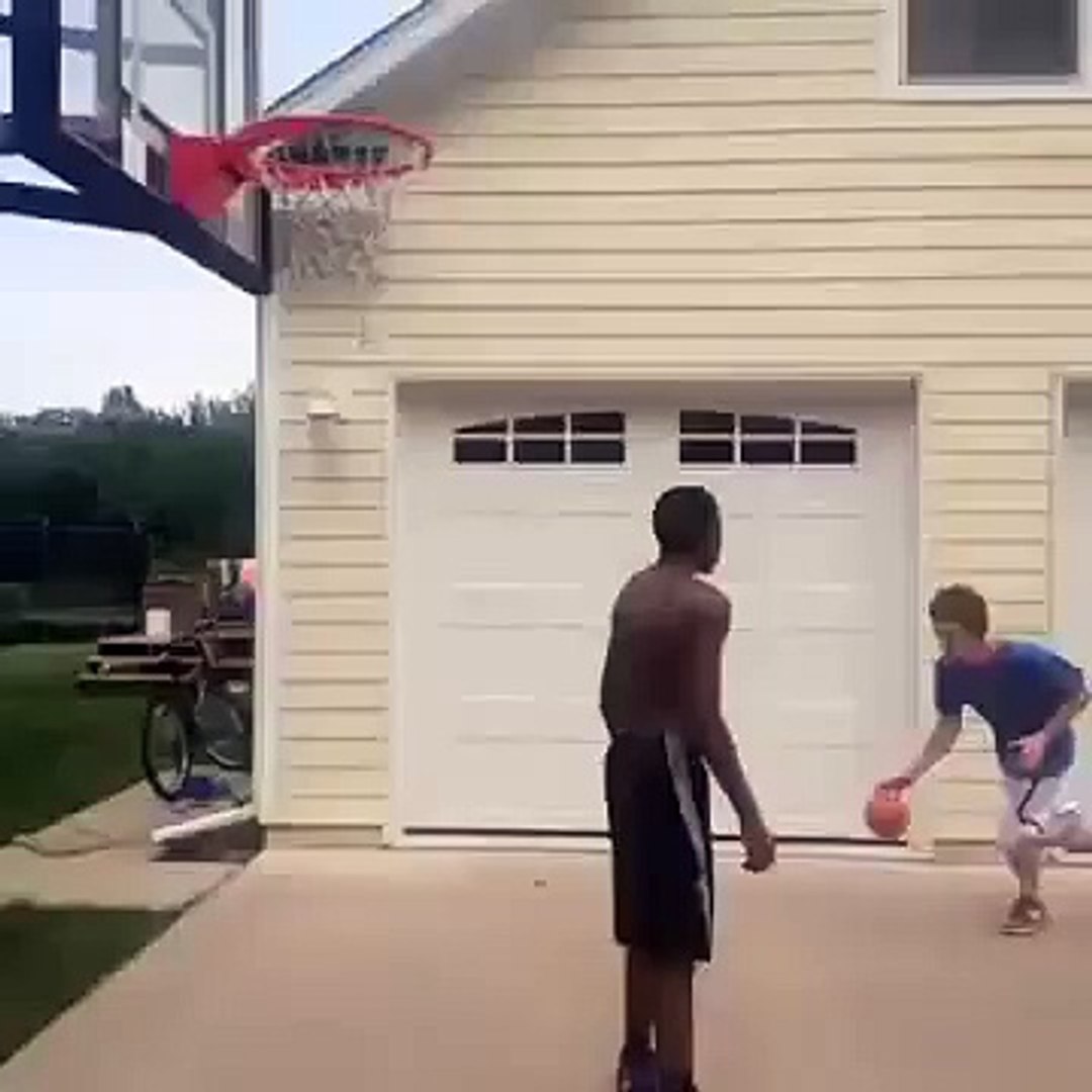 White People Dunking vs Black People