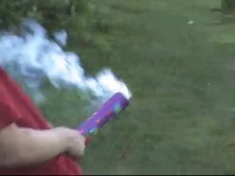 Le feu d'artifice dangereux