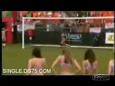 Séance de pénaltys en bikini