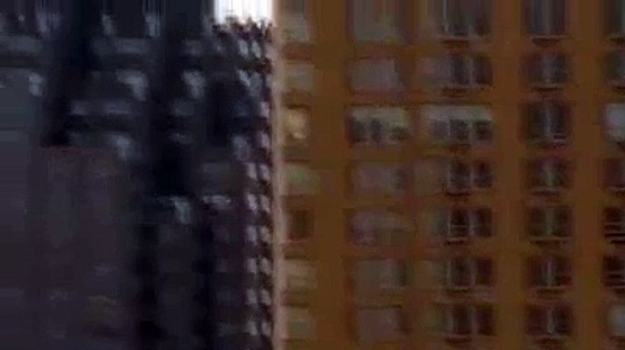 Panique à New York : un avion survole Ground Zero