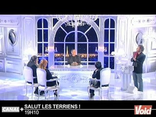 Cindy de secret Story enlève son soutif en direct !