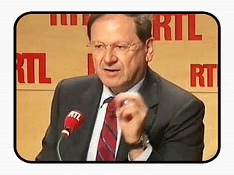 Zapping : douche en pleine rue, danseur fou, miss chirurgie plastique !