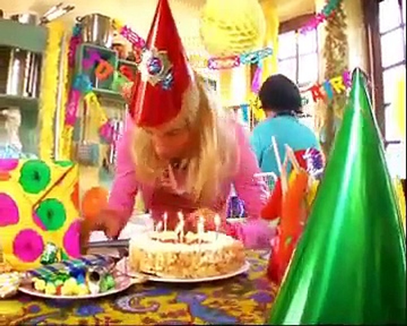 L Anniversaire De Simon Samantha Oups Au Gite Par Sophiekarine Video Dailymotion