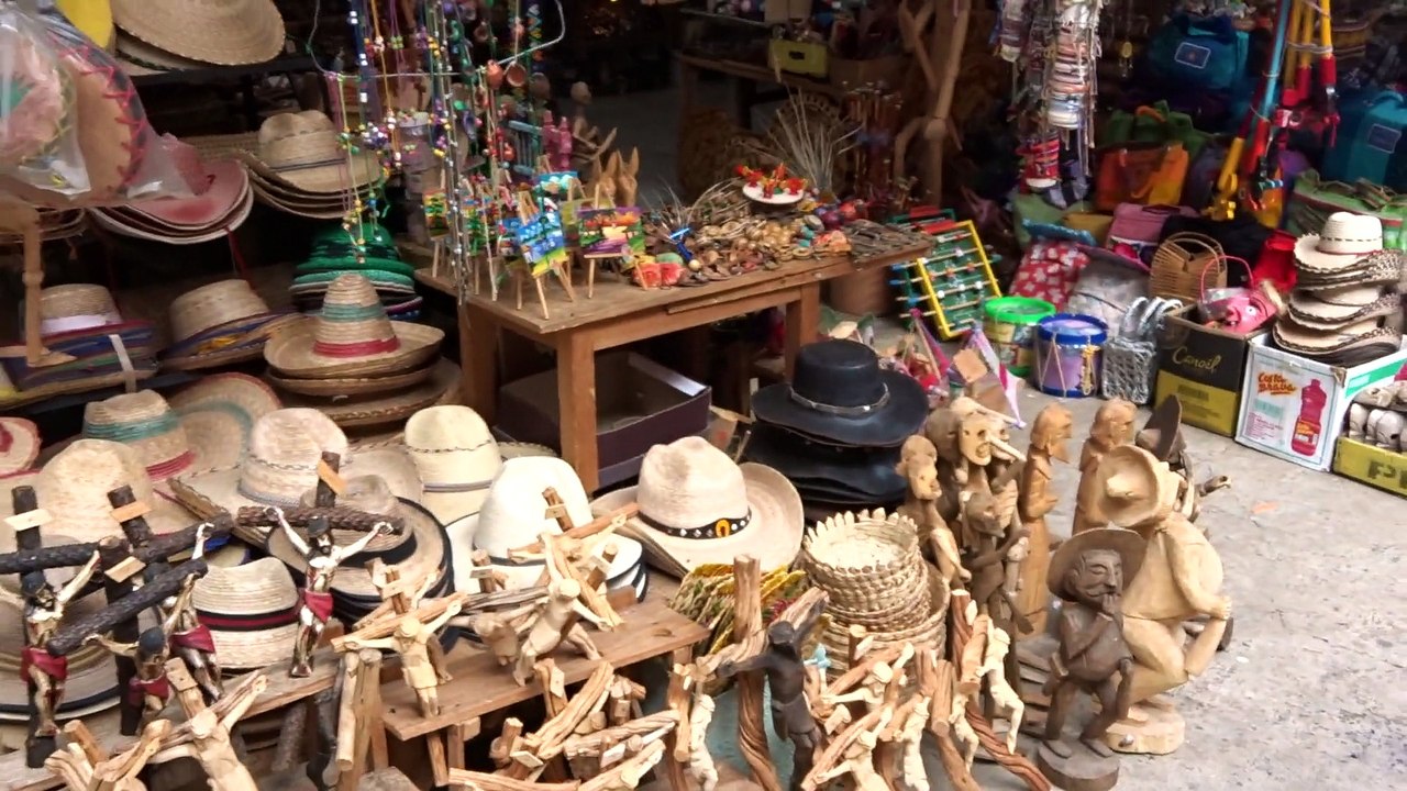 00057 Janitzio island - stores [2015-07-01]