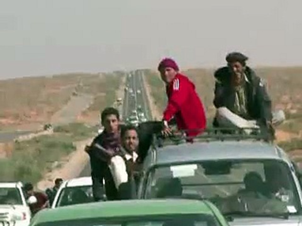 Libye: l'avancée des rebelles vers Syrte stoppée, nouveaux raids aériens